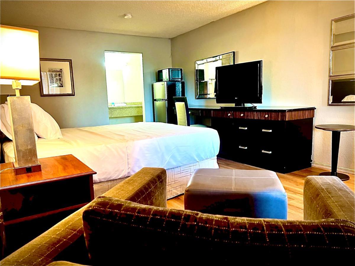 Economy Inn And Suites Tulsa Eksteriør bilde