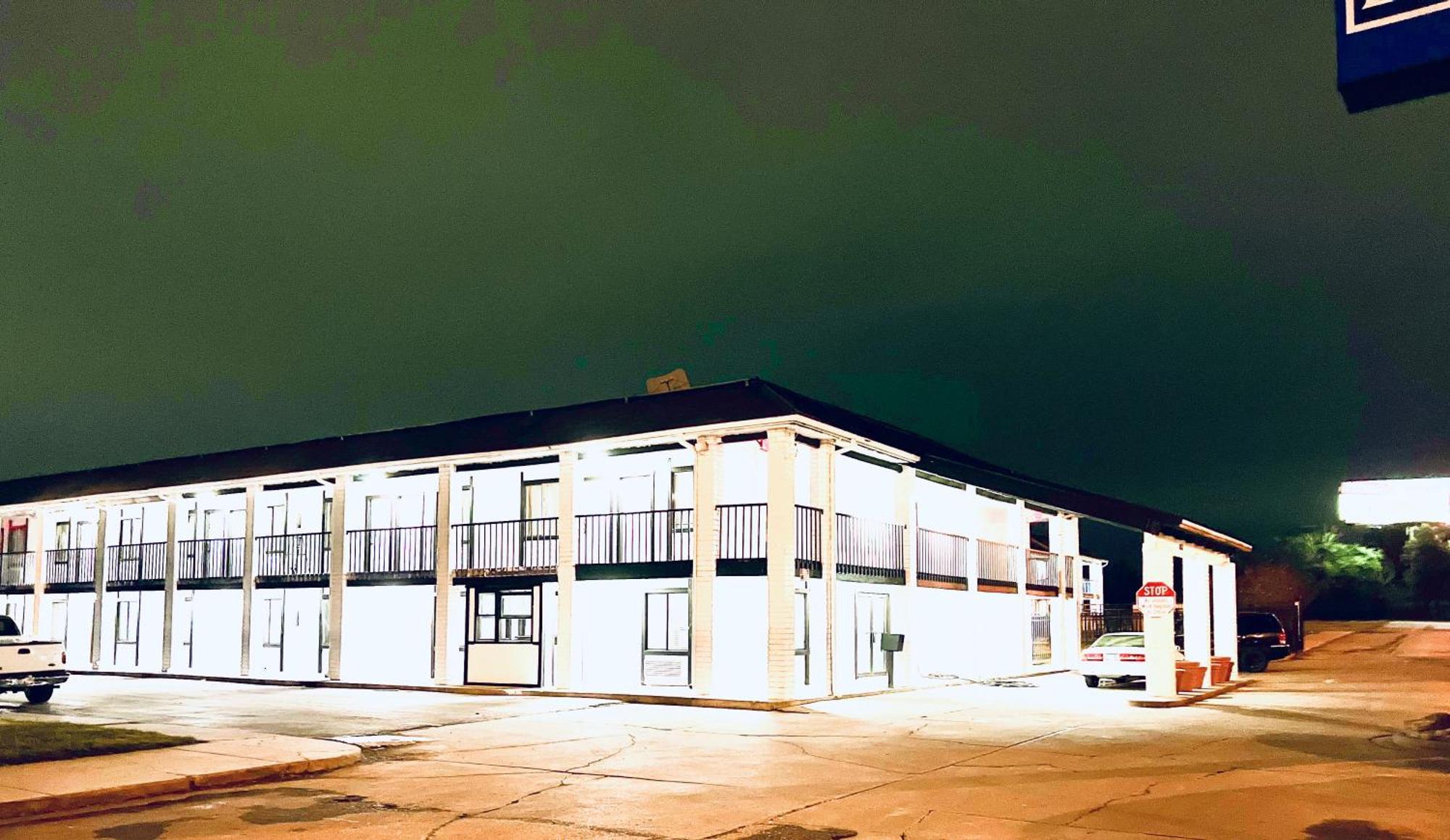 Economy Inn And Suites Tulsa Eksteriør bilde