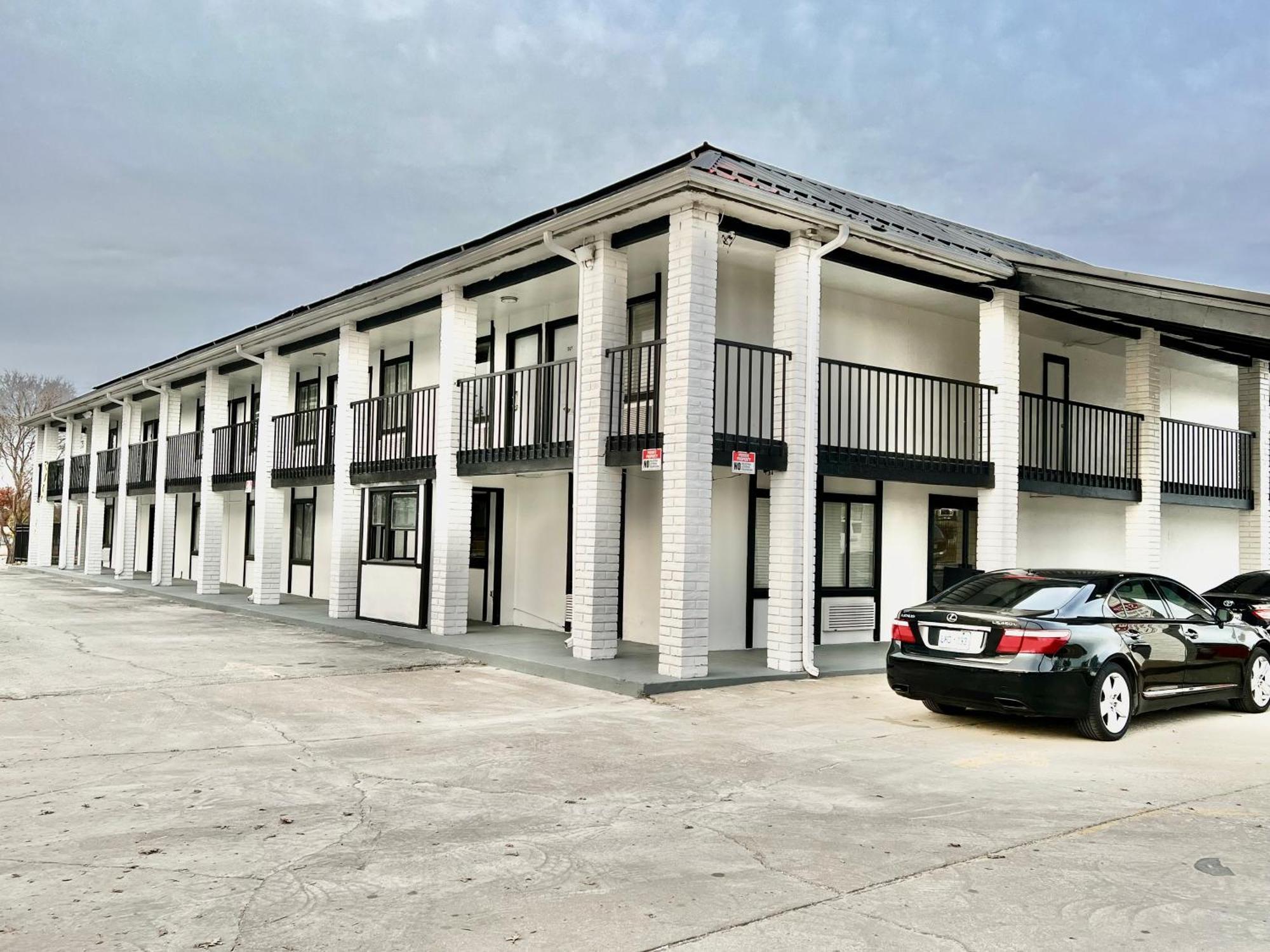 Economy Inn And Suites Tulsa Eksteriør bilde